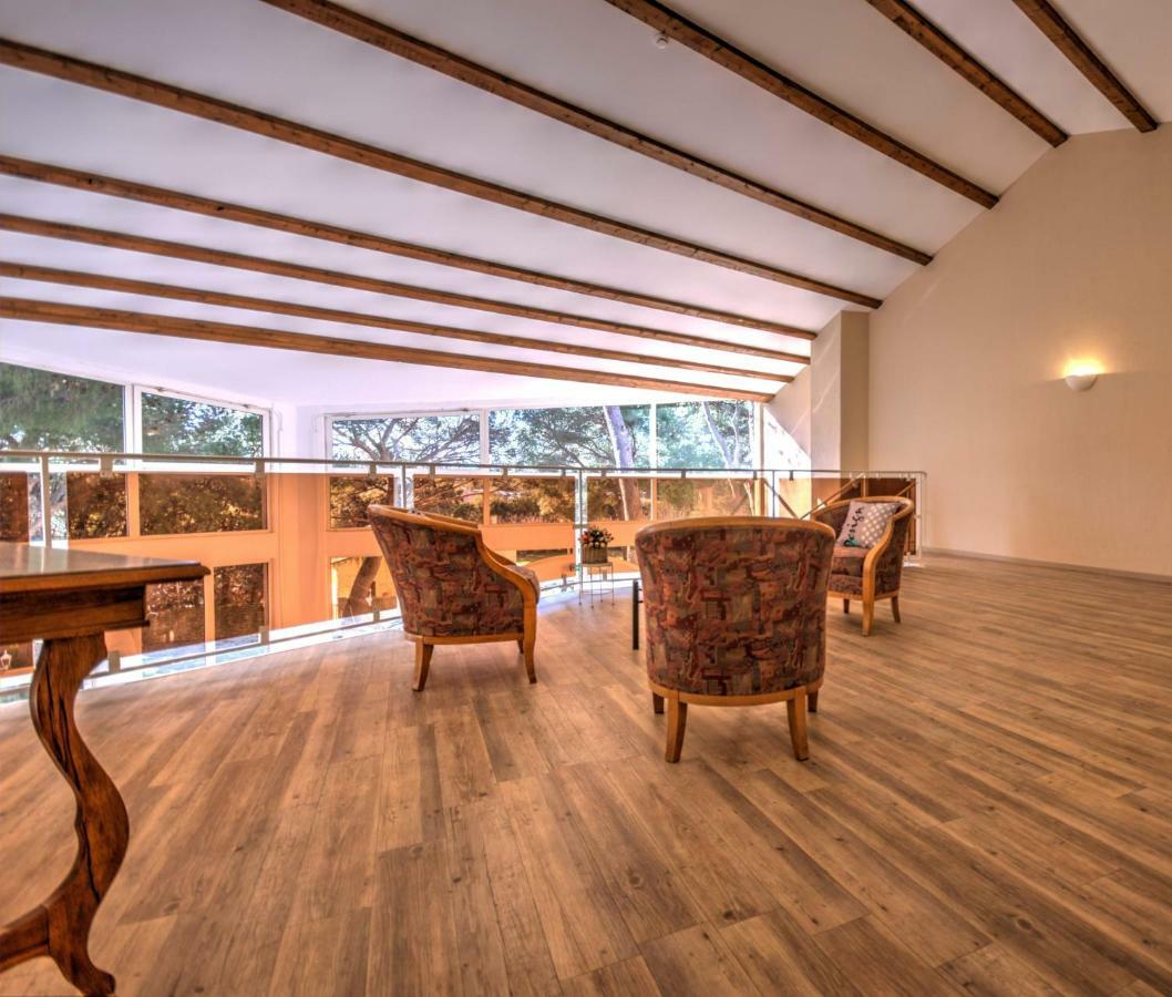 Best Western Domaine De Roquerousse Σαλόν-ντε-Προβάνς Εξωτερικό φωτογραφία